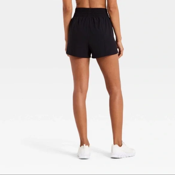 NEW Women's Active Light Woven High-Rise Shorts 3" - All In Motion™ Jet Black M - Picture 2 of 3